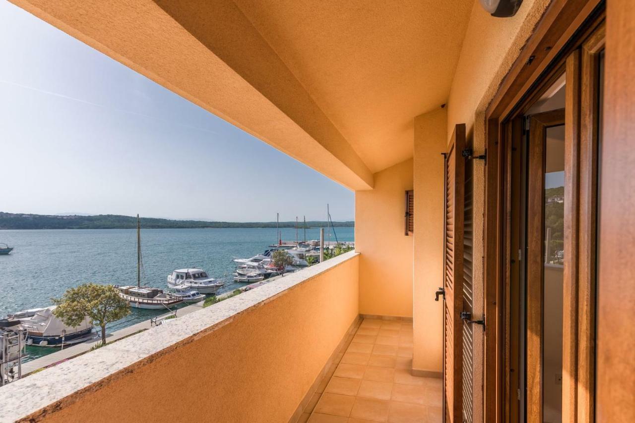 Apartments Insula Aurea Klimno Chambre photo
