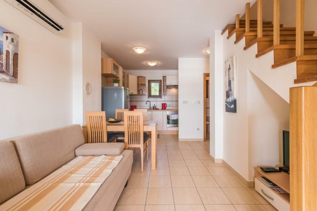 Apartments Insula Aurea Klimno Chambre photo